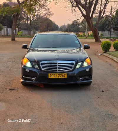 Mercedes-Benz E250 Sedan, 2012, 106,000 km