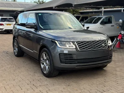 2018 Range Rover Vogue 3.0 Diesel AWD – 130,000 km