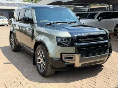 2023 Land Rover Defender X D300 Auto Diesel, 43,000km