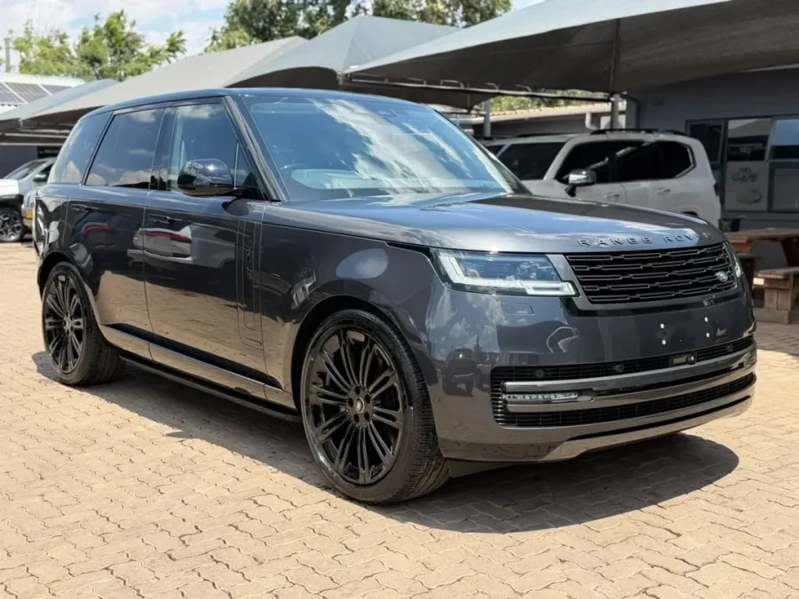 2024 Range Rover Autobiography D350 3.0 Diesel, 5,000km