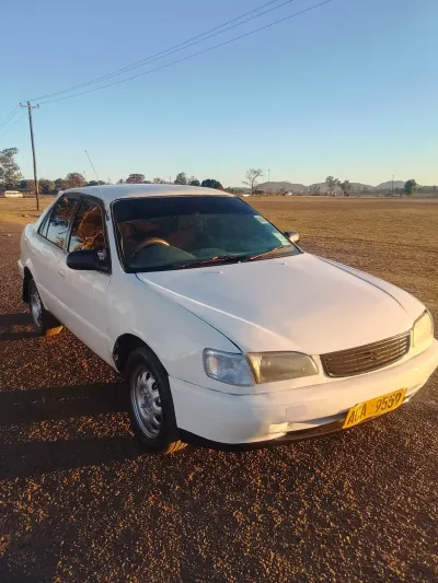 Toyota Corolla 2000 Manual – 300,000 km – Solid runner