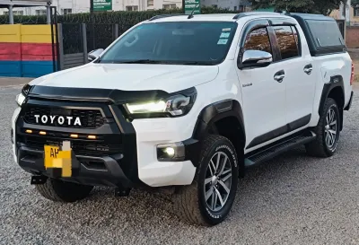 Toyota Hilux 2016 4x4 Automatic Double Cab with Canopy