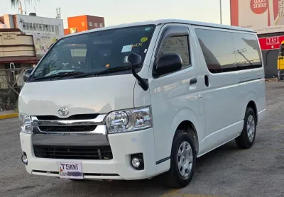 2018 Toyota Hiace GL van, 1 GD2.8L diesel