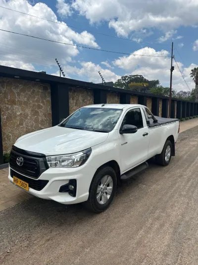 2017 Toyota Hilux 2.8 GD-6 4x4 Manual Single Cab – USD 30,000