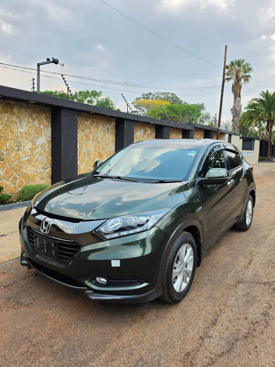 2017 Honda Vezel Hybrid 66,000 km