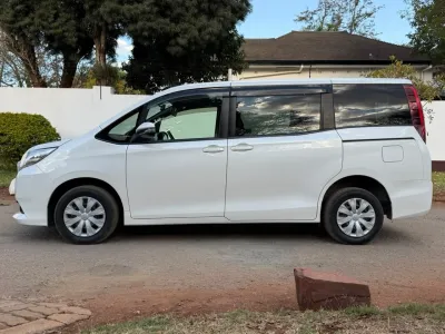 2017 Toyota Noah 2.0L Automatic 7-Seater MPV