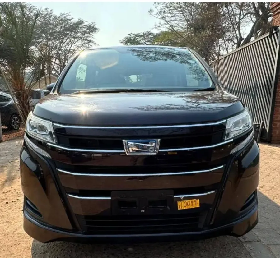 2017 Toyota Noah 2.0L Petrol Automatic 7-Seater