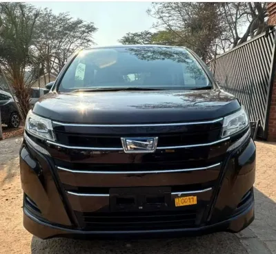 2017 Toyota Noah 2.0L Petrol Automatic 7-Seater