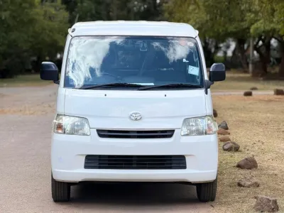2016 Toyota Townace - White Van, 63,000 km