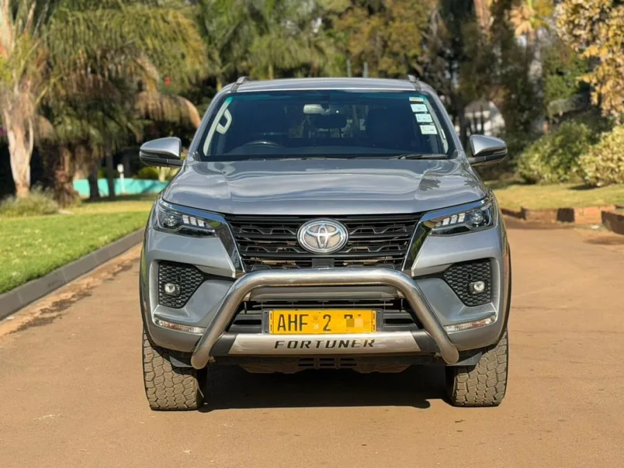 Toyota Fortuner 2021, 76,000 km, silver with bull bar