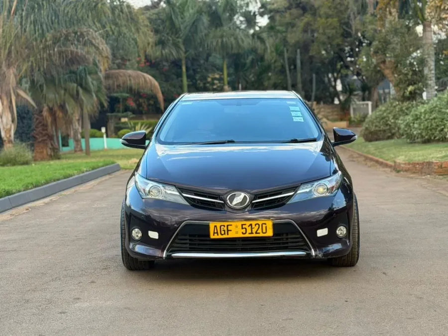 Toyota Auris 2014 Black Hatchback, 688,800 km, Automatic