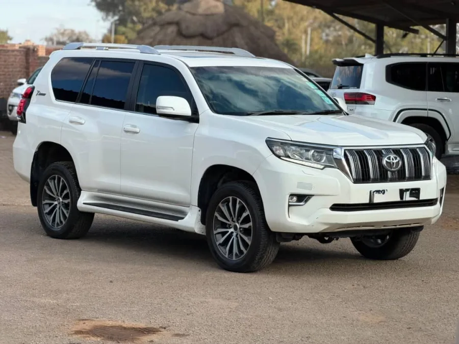Toyota Land Cruiser Prado 2023 in white
