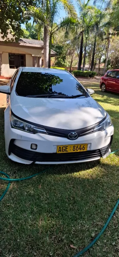 2020 Toyota  Quest Sedan, 108,000 km, white