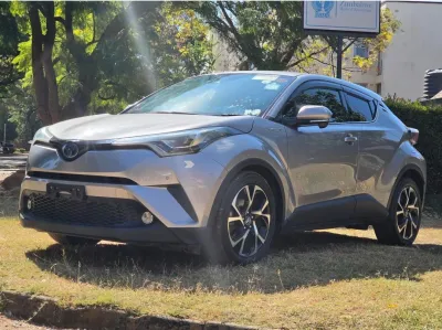 Toyota C-HR Hybrid 2018, 70,000 km, silver