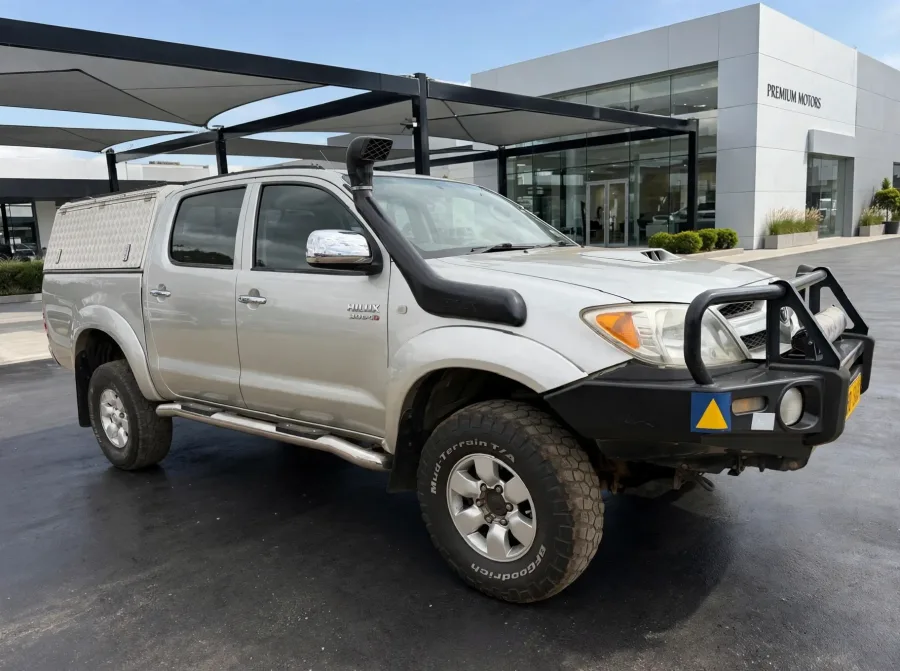 Toyota Hilux 4x4 Double Cab 2006 – Manual, Canopy, Service-Ready