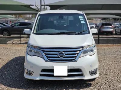 White Nissan Serena 7-seater MPV with low mileage, 2016