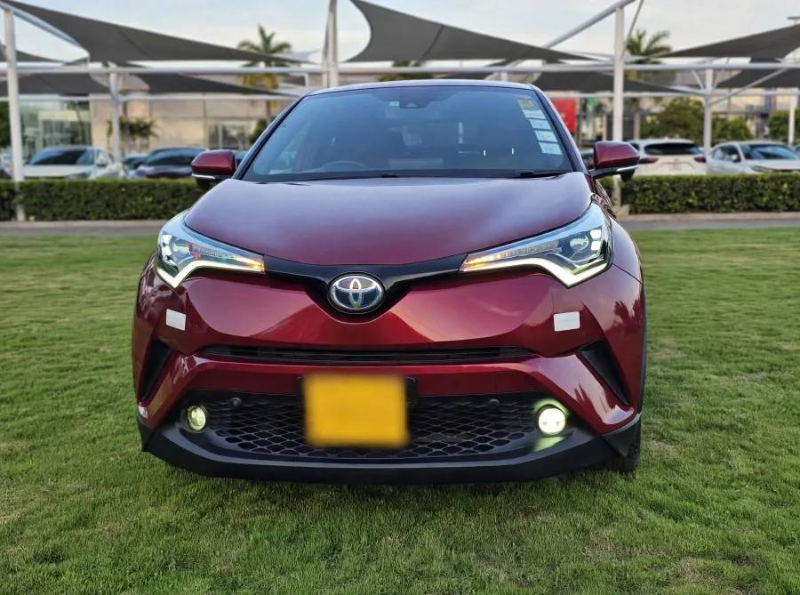 Toyota CHR 2017, 96,000 km, hybrid automatic SUV