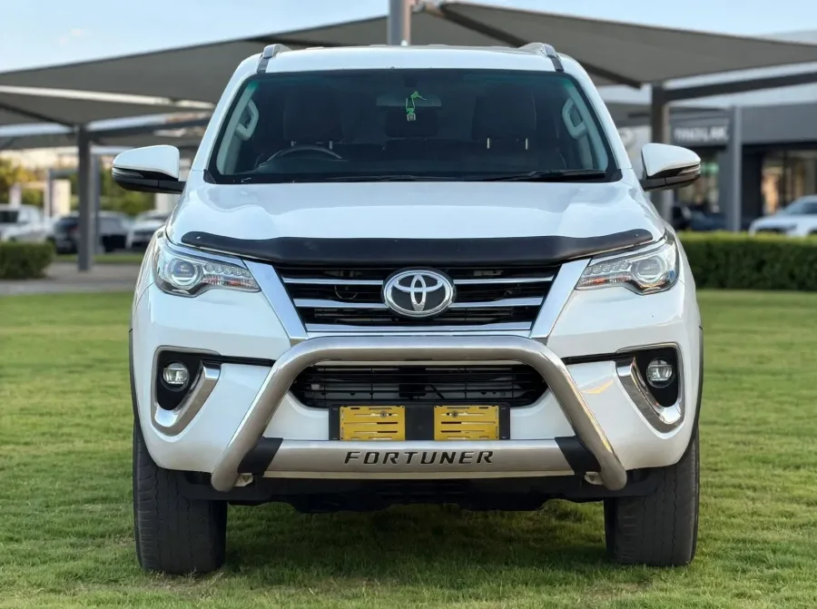 Toyota Fortuner 2020 – White SUV, 55,000 km