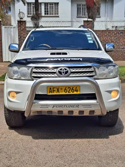 2010 Toyota Fortuner 4x4 SUV – 152,000 km