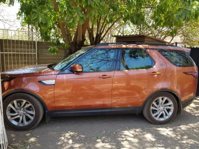 2017 LAND ROVER DISCOVERY 5* (tn)