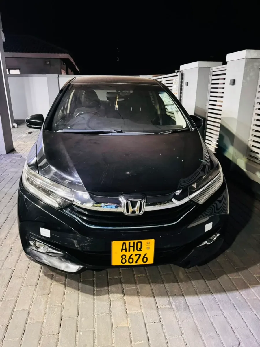 Honda Shuttle Hybrid 6-seater, 2024, 80,500 km