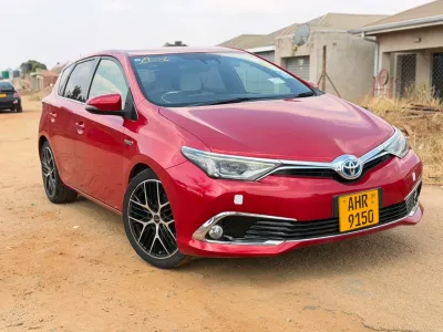 Toyota Auris Hybrid 2017, 87,000 km