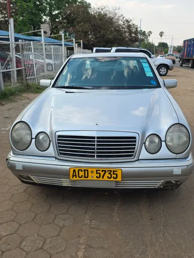 2007 Mercedes-Benz E-Class E200 Automatic Sedan – USD 4,700