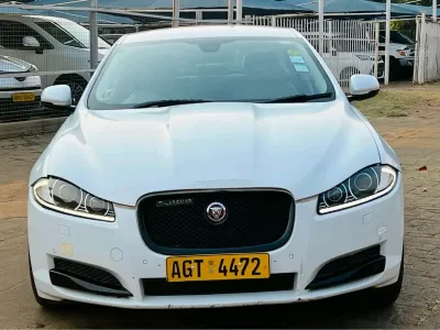 2015 Jaguar XF 2.0 Petrol Automatic Sedan – 96,000 km