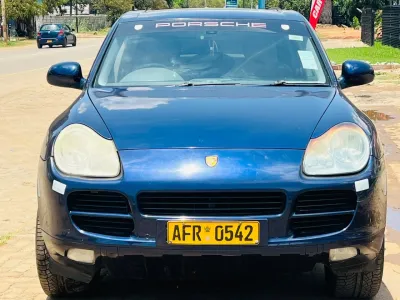 2013 Porsche Cayenne S V8 SUV – 96,580 km