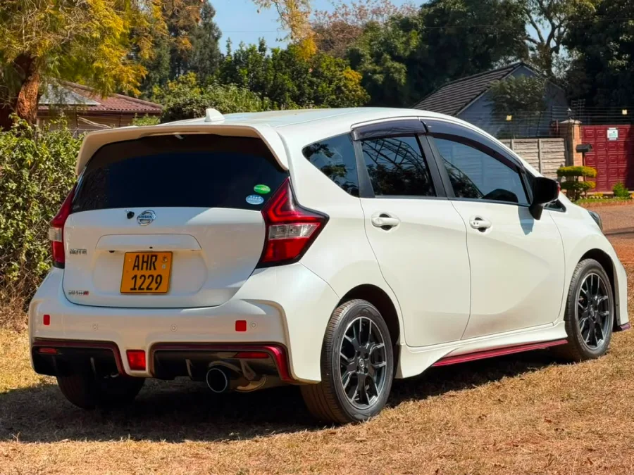 Nissan Note Nismo 2017, 131,000 km, Pearl White
