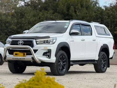 Toyota Hilux Double Cab Pickup 2018 White