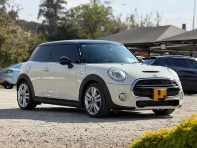 2016 Mini Cooper S Hatchback - Cream, 80,000 km