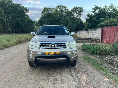 Toyota Fortuner 3L Turbo Diesel, 228,000 km, Cream Leather