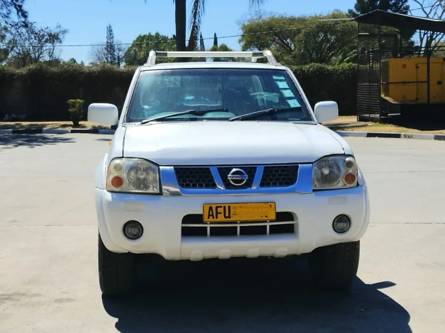 Nissan Hardbody 2.4i (2008)