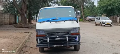 Toyota Hiace (2003)