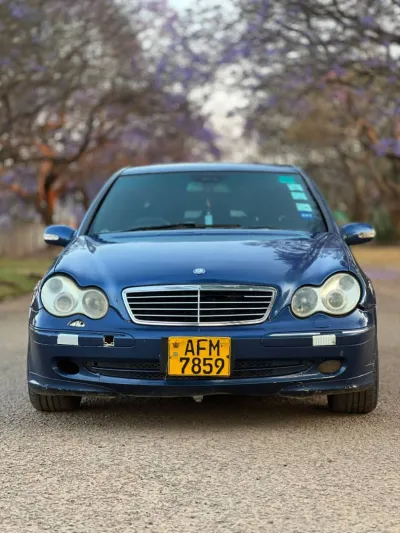 Mercedes-Benz C200 (2004)