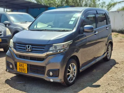 2017 Honda N-WGN Custom 85,000 km – USD 7,200