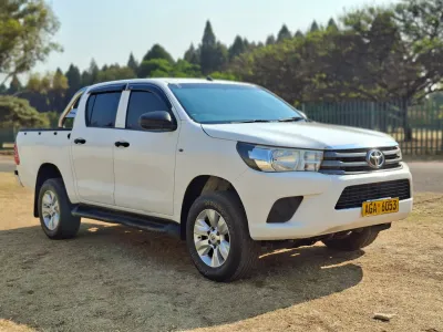 2017 Toyota Hilux Double Cab Pickup – 137,700 km