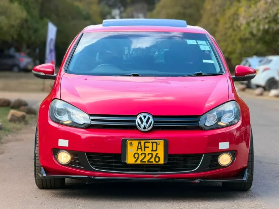 Volkswagen Golf 2006 with 87,000 km