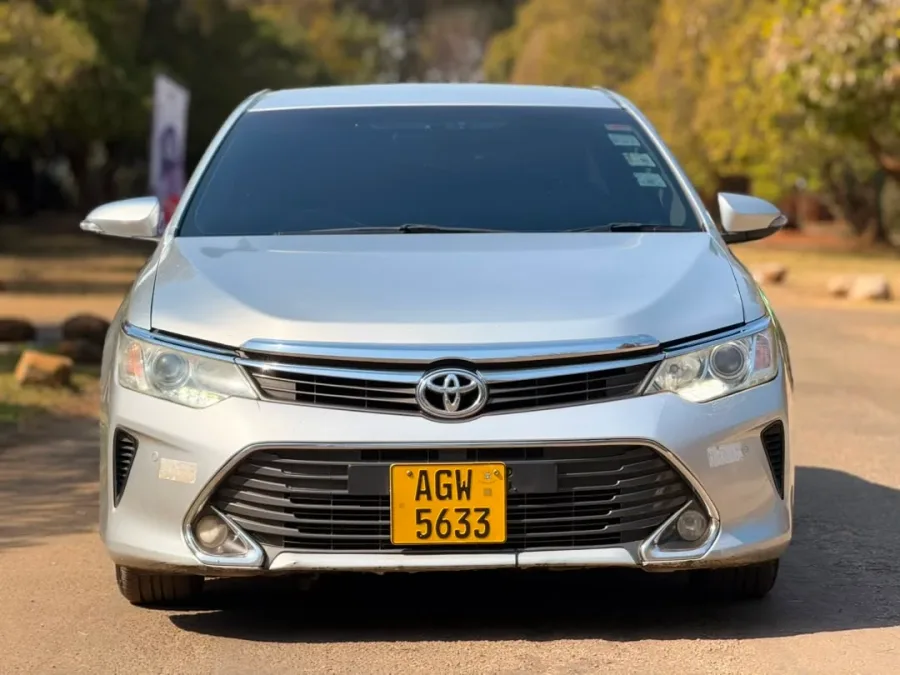 Toyota Camry Hybrid 2015 – Leather Interior, Recent Import