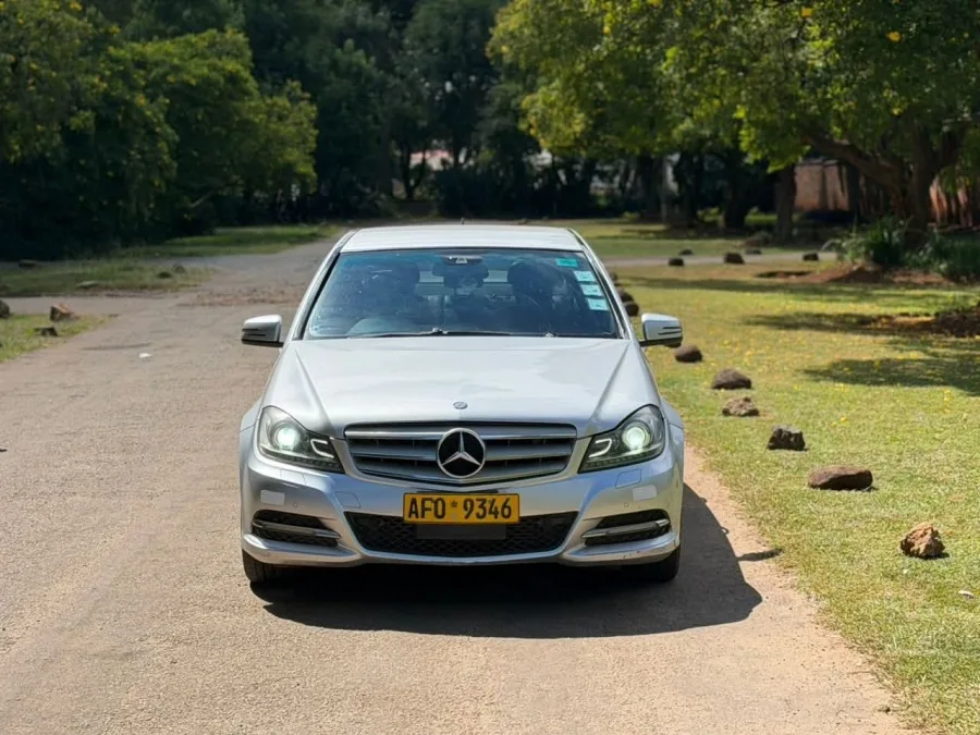 Mercedes-Benz C200 W204 automatic, clean interior and full spec