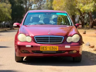2005 Mercedes-Benz C-Class Sedan – Red, 135,000 km