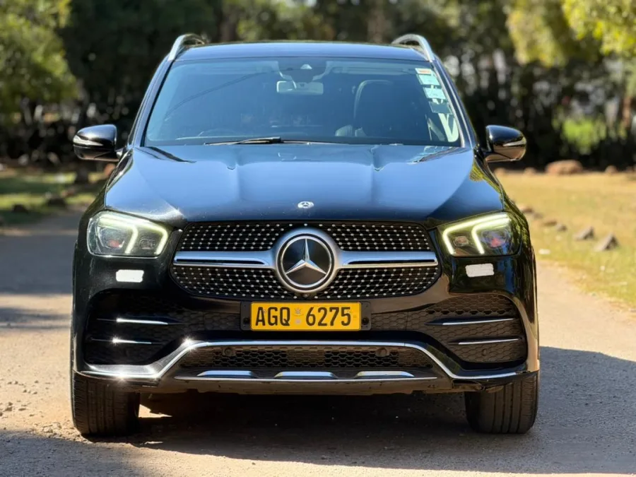 Mercedes-Benz GLE 400d 2021, 69,000 km, Black
