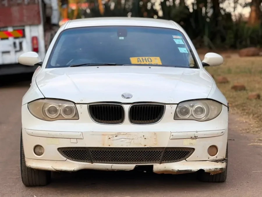 2008 BMW 1-Series Hatchback, white, 150,000 km