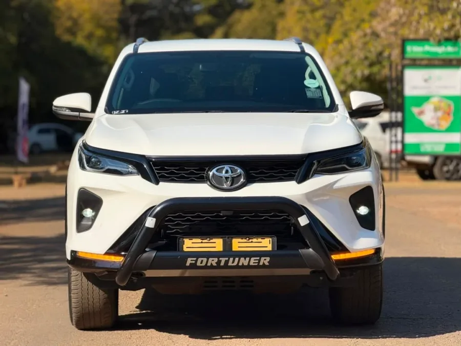 Toyota Fortuner 2023 – White SUV with 58,000 km