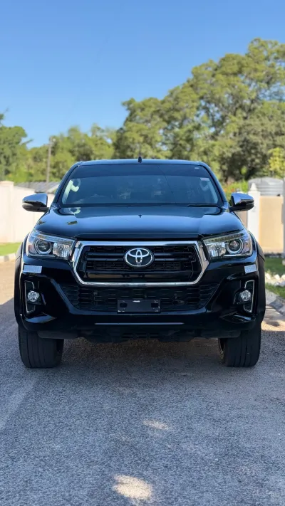 2018 Toyota Hilux SR Double Cab - Black with Custom Alloys