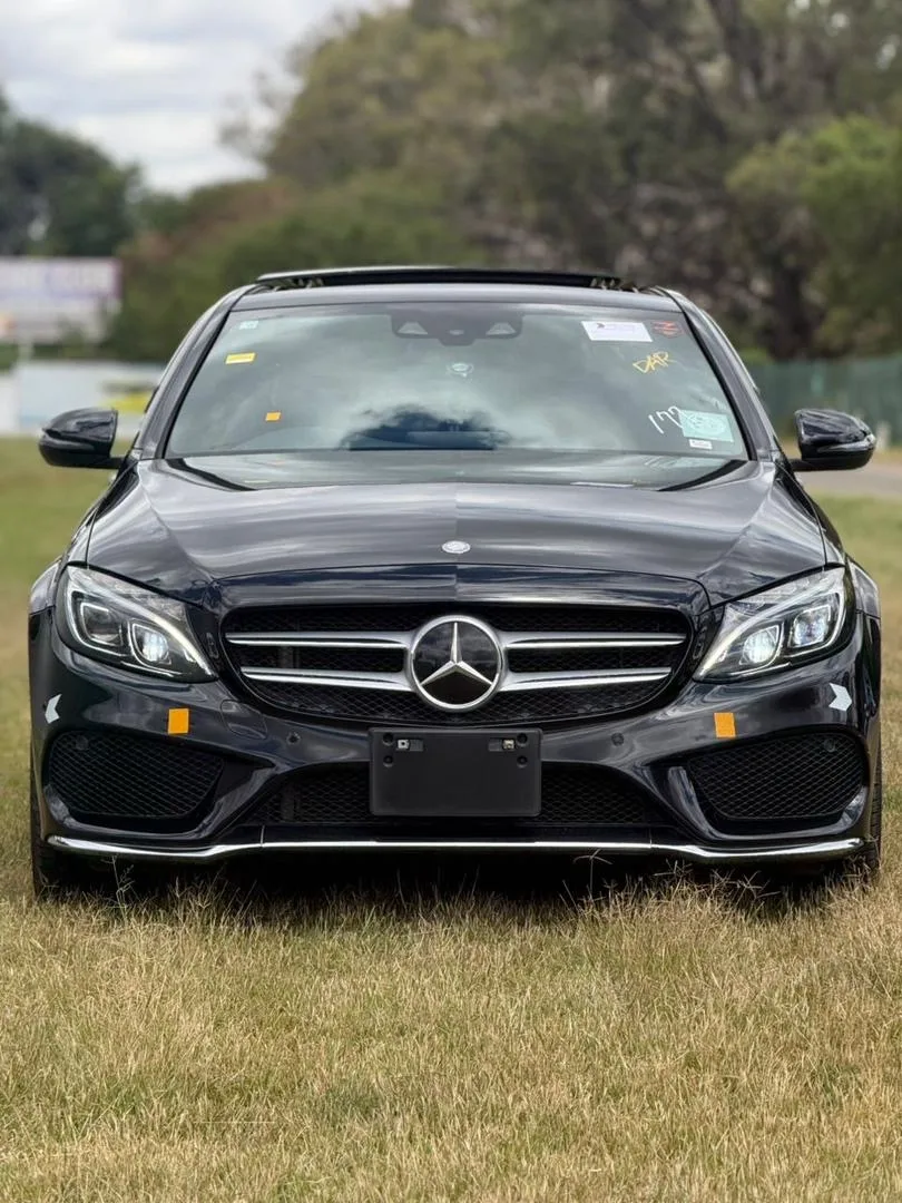 Mercedes-Benz C200 AMG Line, 2017, 65,000 km