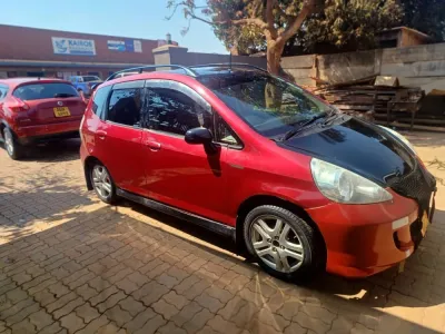 2016 Honda Fit, 40,000 km, red hatchback