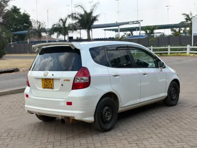 2001 Honda Fit GD1 Automatic – 156,000 km, Sunroof