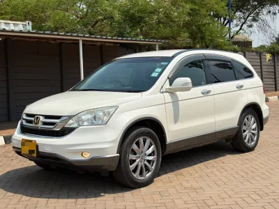 2009 Honda CR-V RE-3 Automatic – 141,000 km